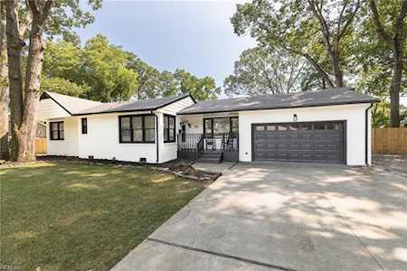 2305 S Wolfsnare Dr Virginia Beach, VA 23454