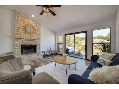 302 Valley Hill DR Point Venture, TX 78645