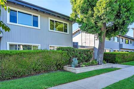 6301 Coldwater Canyon Ave #18 North Hollywood, CA 91606