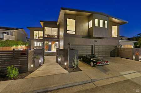 304 Riviera Circle Larkspur, CA 94939