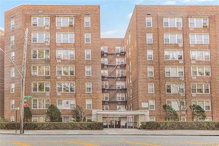 4320 E Van Cortlandt Park #4P Bronx, NY 10470