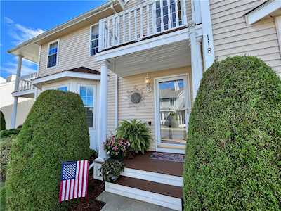118 Boylston Dr Cranston, RI 02921