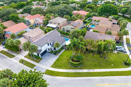 6220 NW 77th Pl Parkland, FL 33067