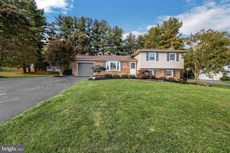 18 Garfield Ct Gaithersburg, MD 20882