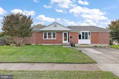 135 W Edinburgh Dr New Castle, DE 19720