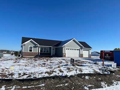 521 Hawthorne Dr, Omro, WI 54963