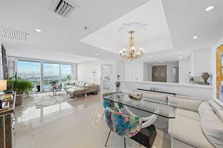 650 West Ave #2703 Miami Beach, FL 33139
