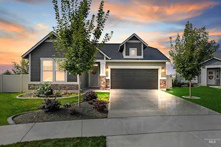 1555 W Buffalo River Dr Meridian, ID 83642