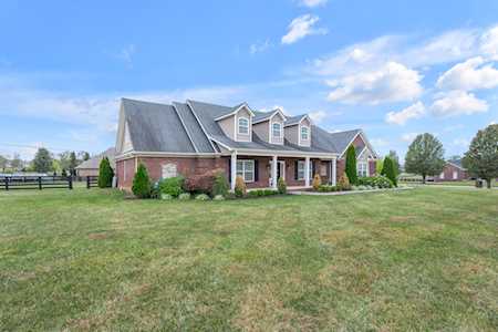 111 Colonial Dr Versailles, KY 40383