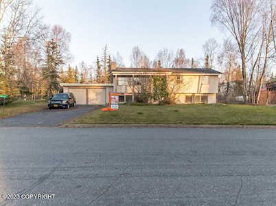 604 Maple Dr Kenai, AK 99611