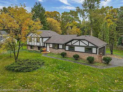 1078 Blue Heron Dr Highland Twp, MI 48357