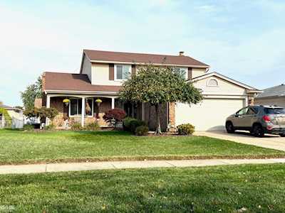 17833 Riverhill Dr Macomb, MI 48044
