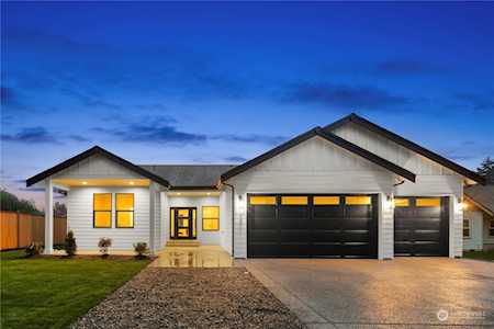 10411 20th Avenue Ct E Tacoma, WA 98445
