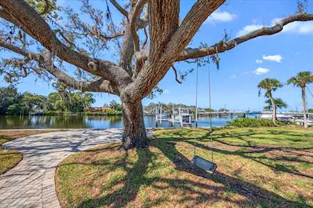 16 Venetian Ct Tarpon Springs, FL 34689
