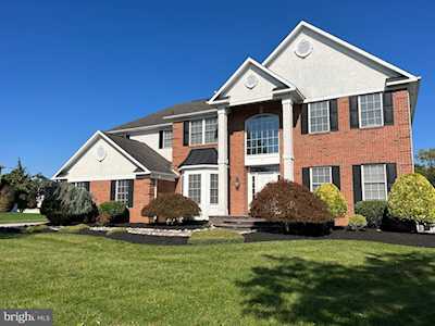 17 Joseph Dr Sewell, NJ 08080