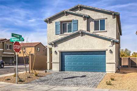 You'll find uniquely designed homes on foothills east of Las Vegas — PHOTOS, East Valley