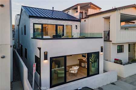 916 W Balboa Blvd Newport Beach, CA 92661