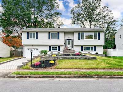 71 Beechwood Avenue Edison, NJ 08837