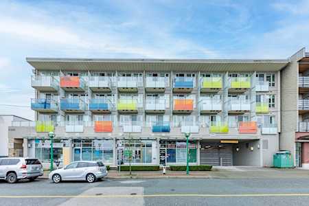 5388 Grimmer Street #PH8 Burnaby, BC V5H 0B9