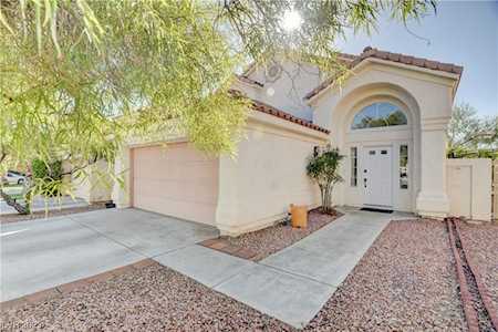 9321 Aston Martin Dr Las Vegas, NV 89117