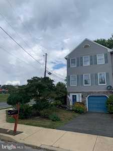 603 Emerald Dr Lancaster, PA 17603