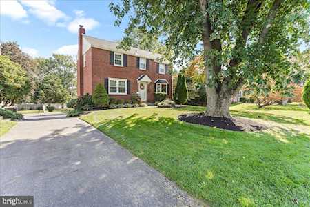327 Indian Rock Dr Springfield, PA 19064