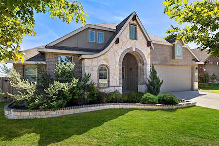 208 Elm Green CV Hutto, TX 78634