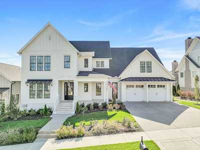 8689 Belladonna Dr College Grove, TN 37046