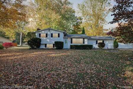 6073 Sugarloaf Dr Grand Blanc Twp, MI 48439