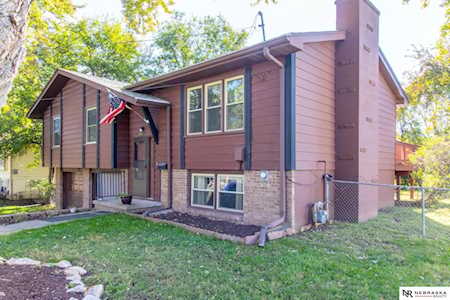 703 Cedardale Rd Papillion, NE 68046