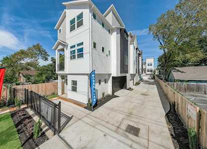 2915 Engelke St Houston, TX 77003