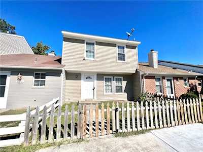 718 Wolftrap Ln Virginia Beach, VA 23462