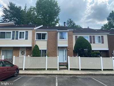 1018 Oaklyn Ct Voorhees, NJ 08043
