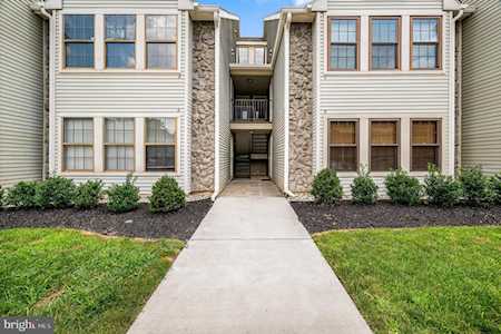 8 Bridgewater Dr Marlton, NJ 08053