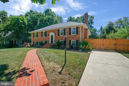 2107 Stirrup Ln Alexandria, VA 22308