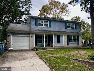 7 Evans Ln Cherry Hill, NJ 08003