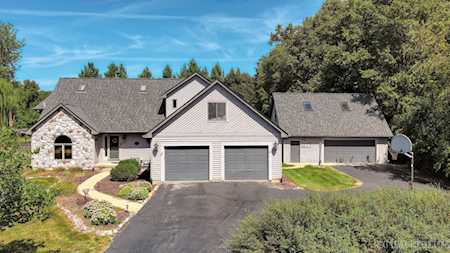 41W026 Bridle Creek Dr St. Charles, IL 60175