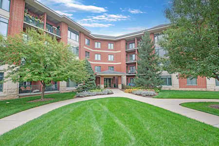 855 E 22nd St #108 Lombard, IL 60148