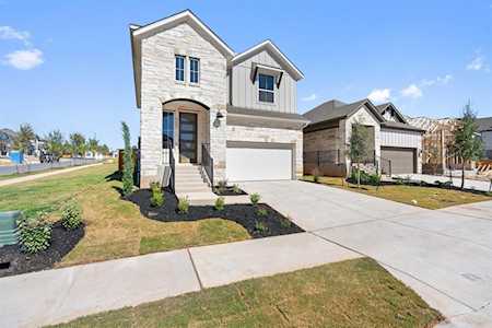 302 Kings Pine DR Dripping Springs, TX 78620