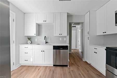 128 Green Meadow Dr Portsmouth, VA 23701