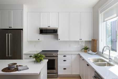 10474 Resthaven Dr #3 Sidney, BC V8L 3H7