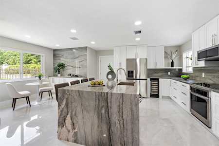 5890 SW 51st Ter Miami, FL 33155