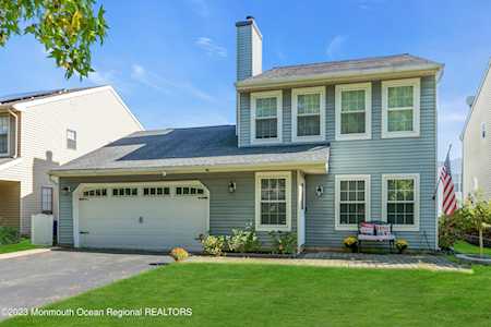 151 Malibu Dr Eatontown, NJ 07724