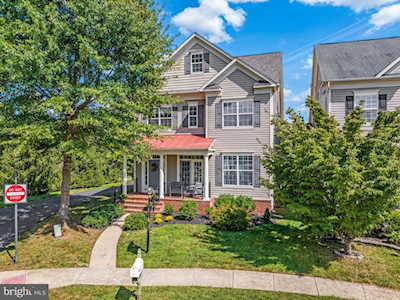 8951 Junco Ct Gainesville, VA 20155