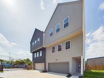 3052 Jensen Dr Houston, TX 77026