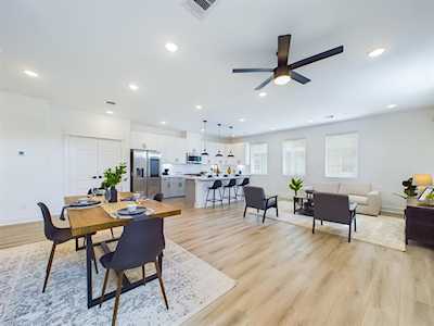 3070 Jensen Dr Houston, TX 77026