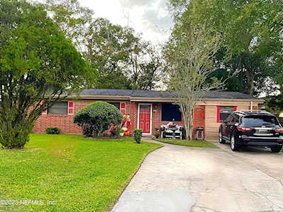 9522 Gisborne DR Jacksonville, FL 32208