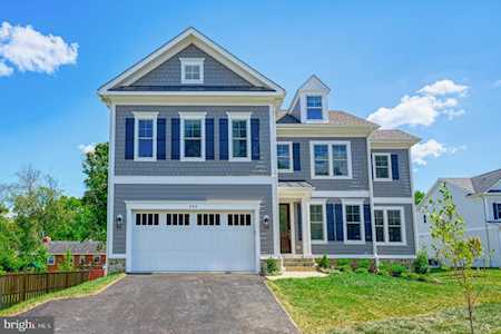 204 Courthouse Rd SW Vienna, VA 22180