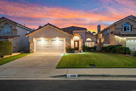 1608 Olympus Loop Dr Vista, CA 92081