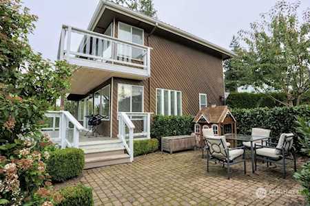 5831 Central Dr Mukilteo, WA 98275